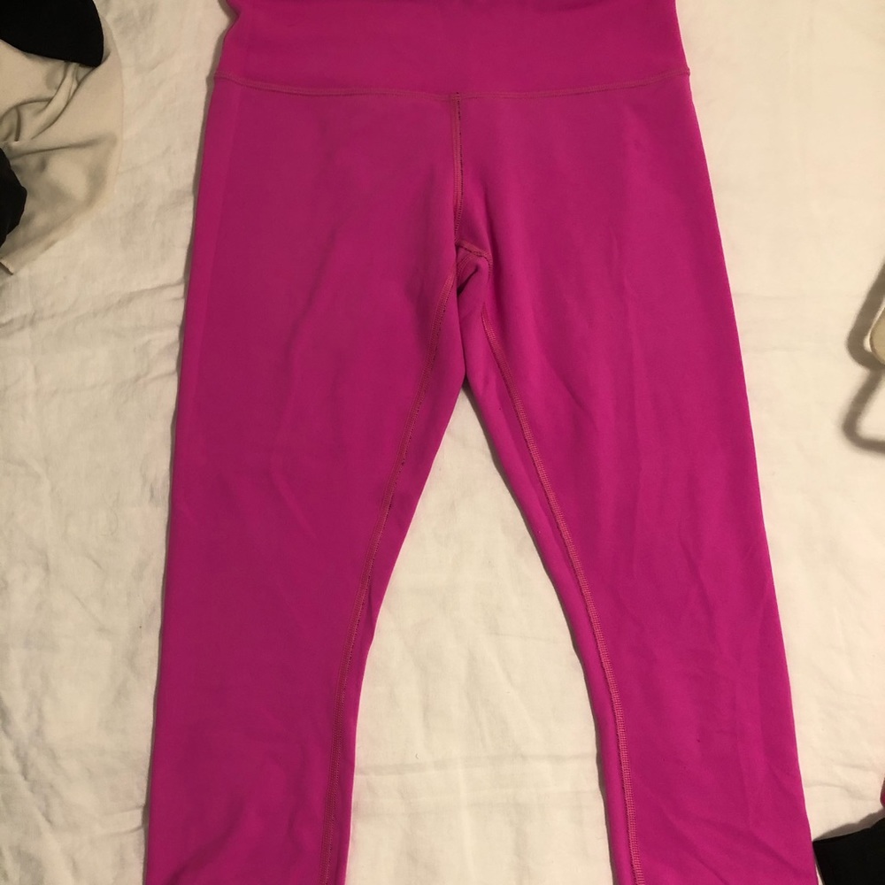 Hot pink/purple reversible Lulu lemon crop pants
